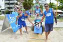 Pessoas com deficiência ou mobilidade reduzida podem usar cadeiras anfíbias no banho de mar - Foto: Aliocha Mauricio/SEDS