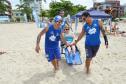 Pessoas com deficiência ou mobilidade reduzida podem usar cadeiras anfíbias no banho de mar - Foto: Aliocha Mauricio/SEDS