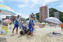 Pessoas com deficiência ou mobilidade reduzida podem usar cadeiras anfíbias no banho de mar - Foto: Aliocha Mauricio/SEDS