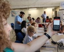 A Celepar (Companhia de Tecnologia da Informação e Comunicação do Paraná) organizou esta semana um curso básico de smartphone voltado às pessoas da terceira idade. Este foi o segundo grupo a ser capacitado. Curitiba, 10/02/2016.Foto: Marcelo Dacol/Celepar