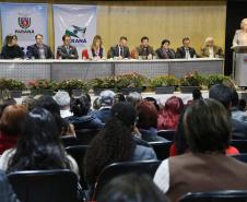 Secretária da Família e Desenvolvimento Social, Fernanda Richa, participa do Seminário de Enfrentamento a Violência contra a Pessoa Idosa - Foto: Rogério Machado/SECS