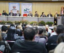 Secretária da Família e Desenvolvimento Social, Fernanda Richa, participa do Seminário de Enfrentamento a Violência contra a Pessoa Idosa - Foto: Rogério Machado/SECS