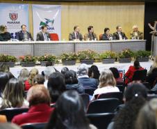 Secretária da Família e Desenvolvimento Social, Fernanda Richa, participa do Seminário de Enfrentamento a Violência contra a Pessoa Idosa - Foto: Rogério Machado/SECS