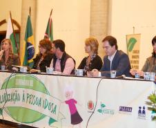 Secretária de Família e Desenvolvimento Social, Fernanda Richa, participa do seminário sobre o protagonismo e valorização a pessoa idosa, em celebração ao Dia Internacional do Idoso - Foto: Rogério Machado/SECS