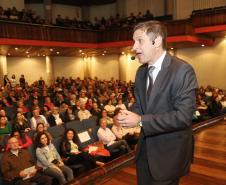 Secretária de Família e Desenvolvimento Social, Fernanda Richa, participa do seminário sobre o protagonismo e valorização a pessoa idosa, em celebração ao Dia Internacional do Idoso - Foto: Rogério Machado/SECS