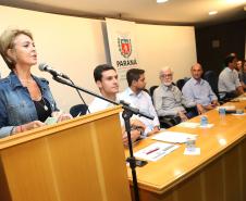 Secretária da Família e Desenvolvimento Social, Fernanda Richa, participa do Seminário de Valorização da Pessoa Idosa, em Cascavel.Foto: Rogério Machado/SECS