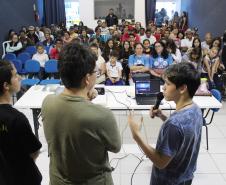 Centro da Juventude promove troca de experiências entre adolescentes e pessoas idosas - Foto: Aliocha Maurício/SEDS