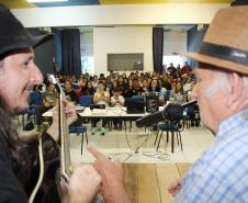 Centro da Juventude promove troca de experiências entre adolescentes e pessoas idosas - Foto: Aliocha Maurício/SEDS