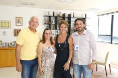 Secretária da Família e Desenvolvimento Social, Fernanda Richa, recebe o vereador, Venício Ferreira, Sirléia Fabrin e Claudio R. de Oliveira da Apae de Campina Grande do Sul -  
Foto: Rogério Machado/SECS