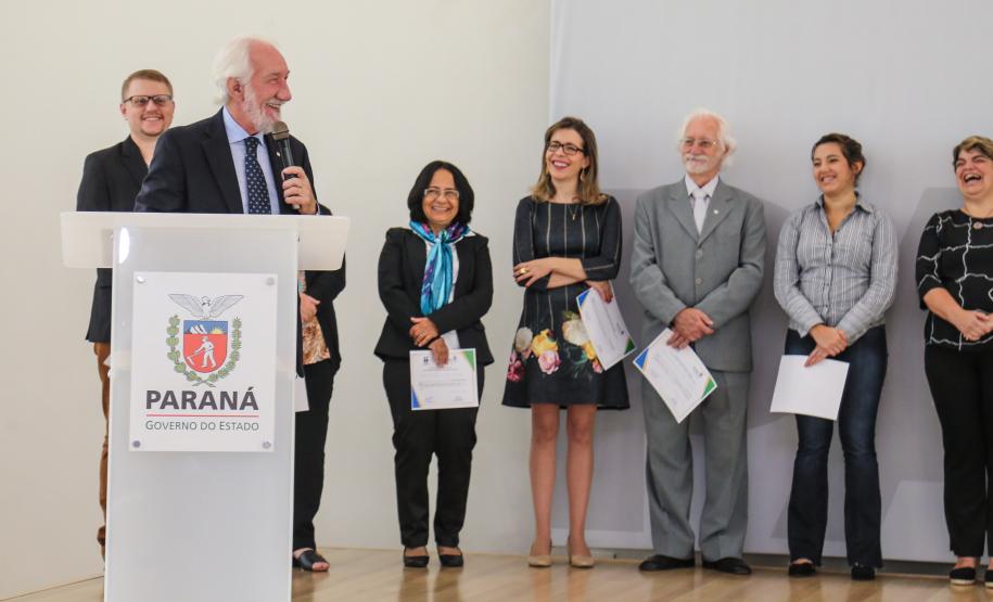 Representantes da sociedade civil tomam posse no Conselho do Idoso O governador em exercício Darci Piana participa da Posse dos novos representantes da sociedade civil para a gestão 2019/2021 do O Conselho Estadual do Idoso (CEDI) do Paraná no Salão de Atos do Palácio Iguaçu, nesta quarta-feira (24). Curitiba, 24/04/2019 - Foto: Geraldo Bubniak/ANPr