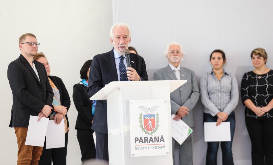 Representantes da sociedade civil tomam posse no Conselho do Idoso O governador em exercício Darci Piana participa da Posse dos novos representantes da sociedade civil para a gestão 2019/2021 do O Conselho Estadual do Idoso (CEDI) do Paraná no Salão de Atos do Palácio Iguaçu, nesta quarta-feira (24). Curitiba, 24/04/2019 - Foto: Geraldo Bubniak/ANPr