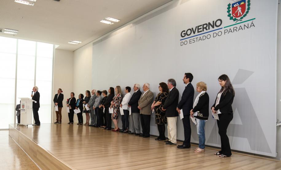 Representantes da sociedade civil tomam posse no Conselho do Idoso O governador em exercício Darci Piana participa da Posse dos novos representantes da sociedade civil para a gestão 2019/2021 do O Conselho Estadual do Idoso (CEDI) do Paraná no Salão de Atos do Palácio Iguaçu, nesta quarta-feira (24). Curitiba, 24/04/2019 - Foto: Geraldo Bubniak/ANPr