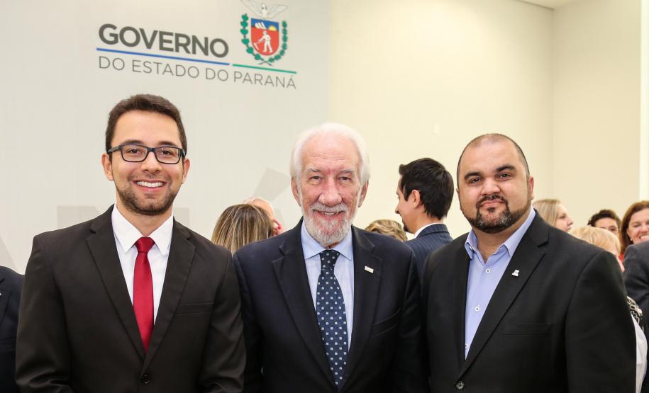 Representantes da sociedade civil tomam posse no Conselho do Idoso O governador em exercício Darci Piana participa da Posse dos novos representantes da sociedade civil para a gestão 2019/2021 do O Conselho Estadual do Idoso (CEDI) do Paraná no Salão de Atos do Palácio Iguaçu, nesta quarta-feira (24). Curitiba, 24/04/2019 - Foto: Geraldo Bubniak/ANPr