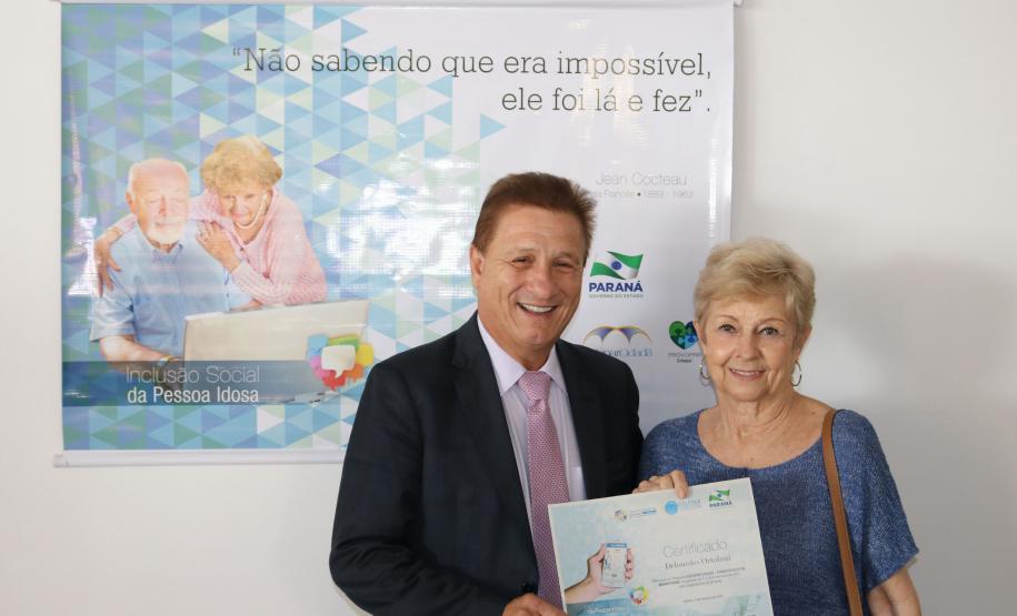 A Celepar (Companhia de Tecnologia da Informação e Comunicação do Paraná) organizou esta semana um curso básico de smartphone voltado às pessoas da terceira idade. Este foi o segundo grupo a ser capacitado. Curitiba, 10/02/2016.Foto: Marcelo Dacol/Celepar