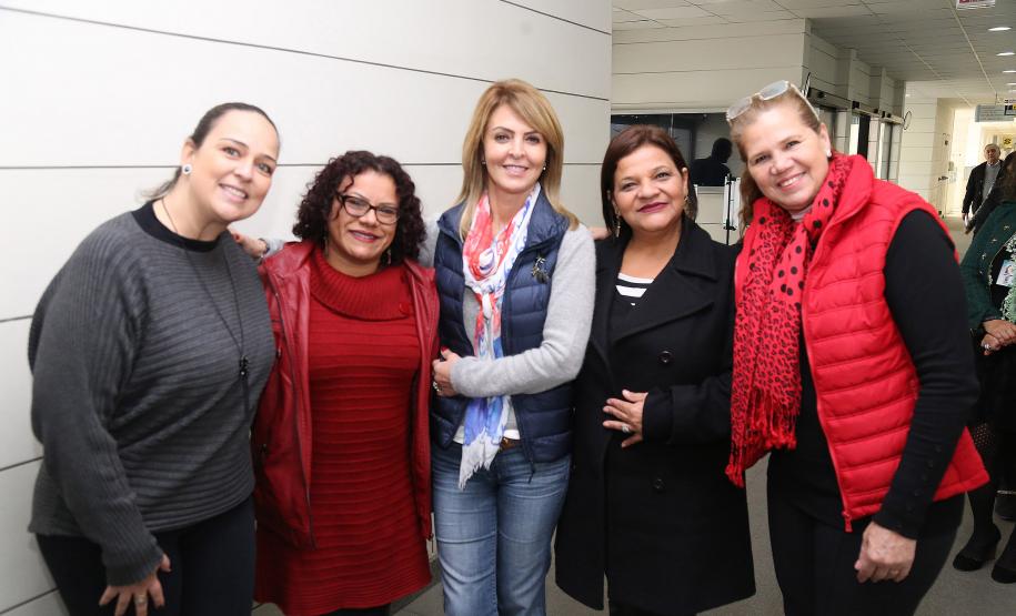 Secretária da Família e Desenvolvimento Social, Fernanda Richa, participa do Seminário de Enfrentamento a Violência contra a Pessoa Idosa - Foto: Rogério Machado/SECS