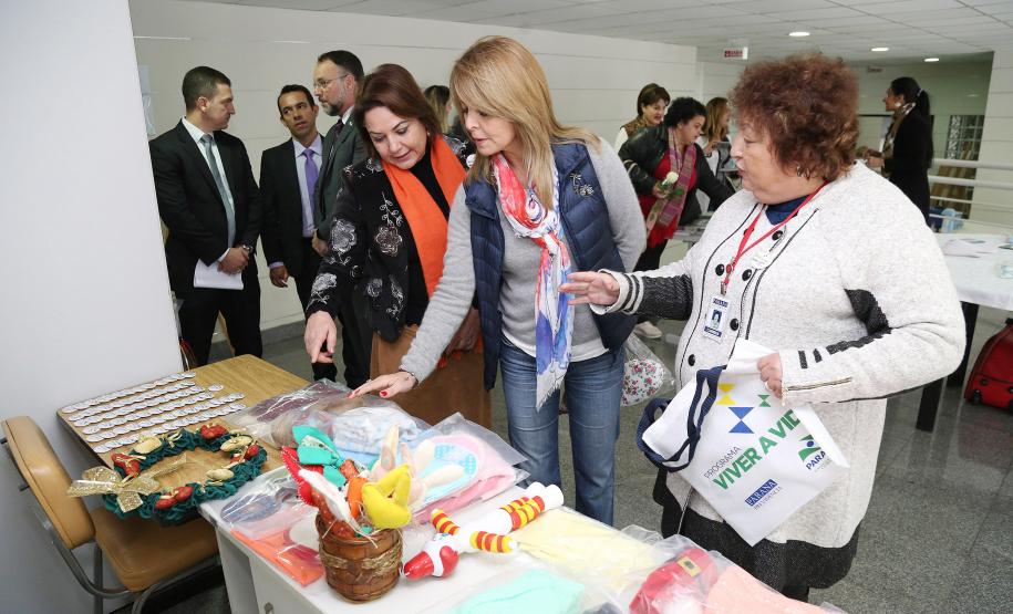 Secretária da Família e Desenvolvimento Social, Fernanda Richa, participa do Seminário de Enfrentamento a Violência contra a Pessoa Idosa - Foto: Rogério Machado/SECS