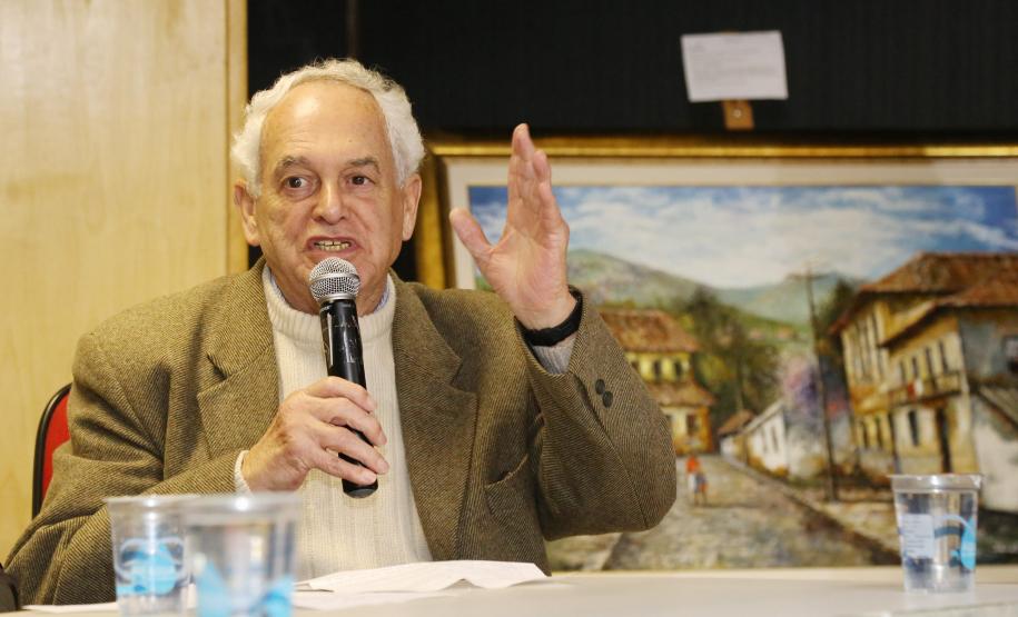 Secretária da Família e Desenvolvimento Social, Fernanda Richa, participa do Seminário de Enfrentamento a Violência contra a Pessoa Idosa - Foto: Rogério Machado/SECS