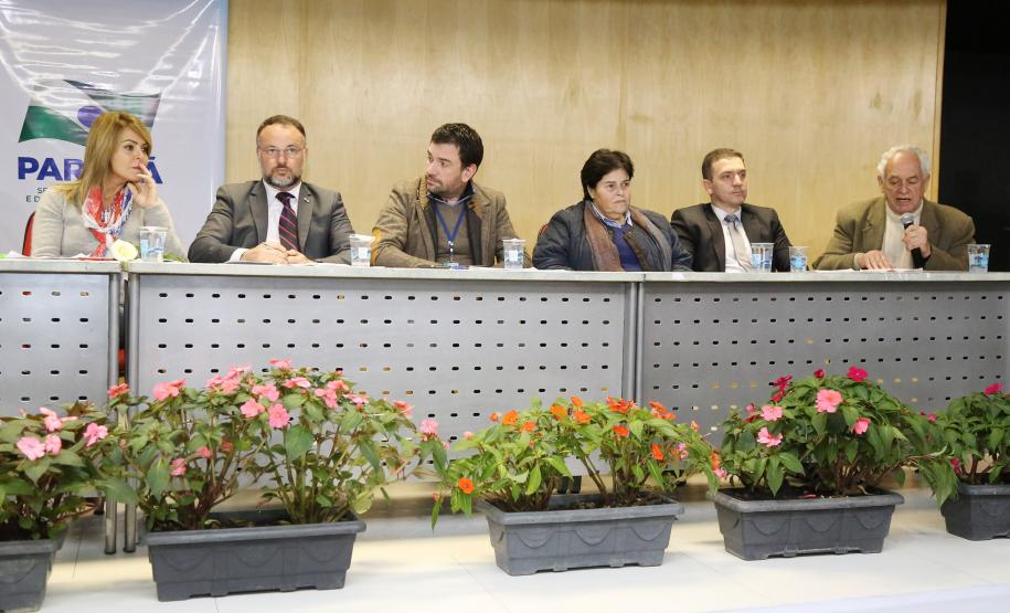 Secretária da Família e Desenvolvimento Social, Fernanda Richa, participa do Seminário de Enfrentamento a Violência contra a Pessoa Idosa - Foto: Rogério Machado/SECS