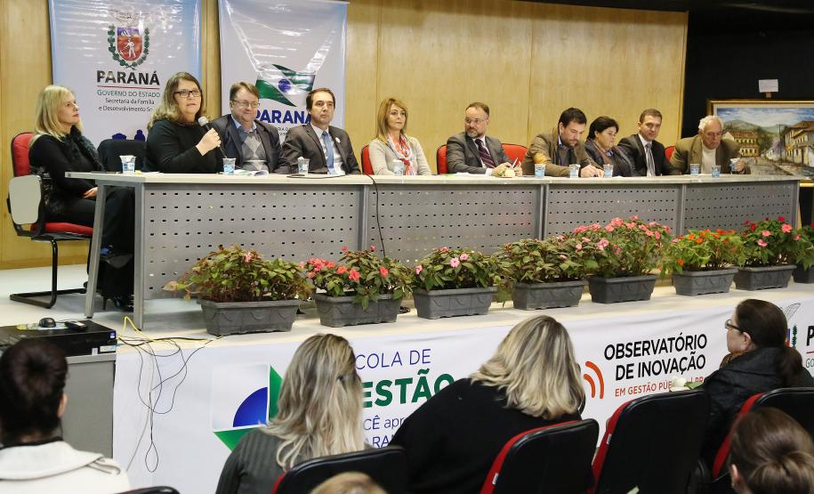 Secretária da Família e Desenvolvimento Social, Fernanda Richa, participa do Seminário de Enfrentamento a Violência contra a Pessoa Idosa - Foto: Rogério Machado/SECS