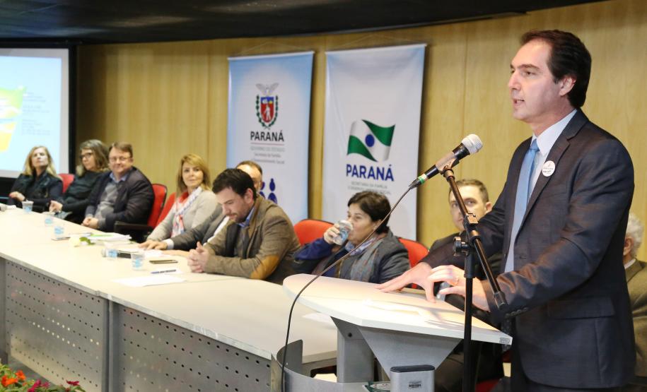 Secretária da Família e Desenvolvimento Social, Fernanda Richa, participa do Seminário de Enfrentamento a Violência contra a Pessoa Idosa - Foto: Rogério Machado/SECS