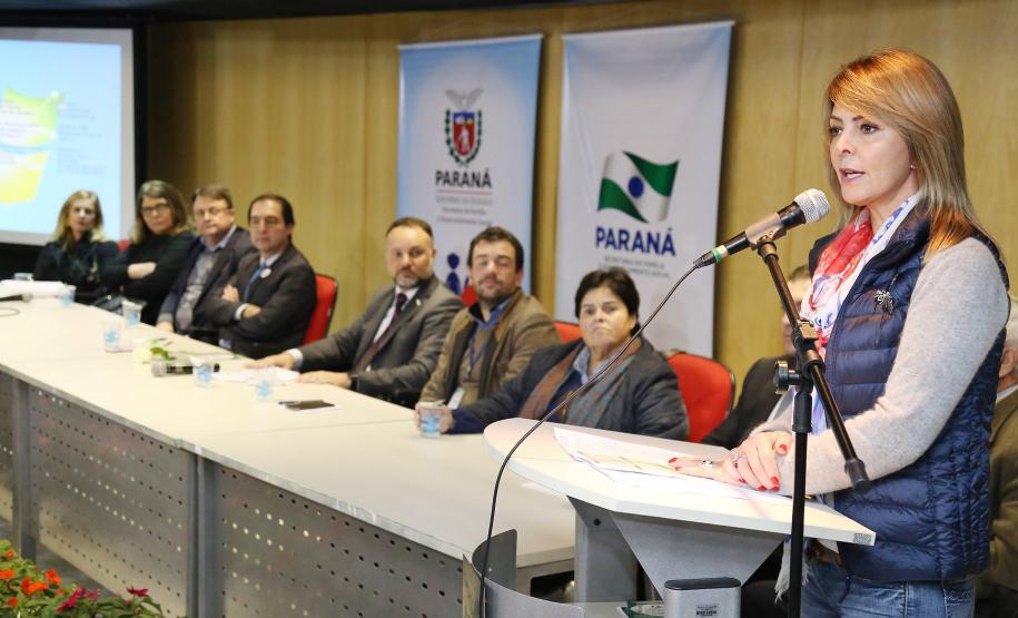 Secretária da Família e Desenvolvimento Social, Fernanda Richa, participa do Seminário de Enfrentamento a Violência contra a Pessoa Idosa - Foto: Rogério Machado/SECS