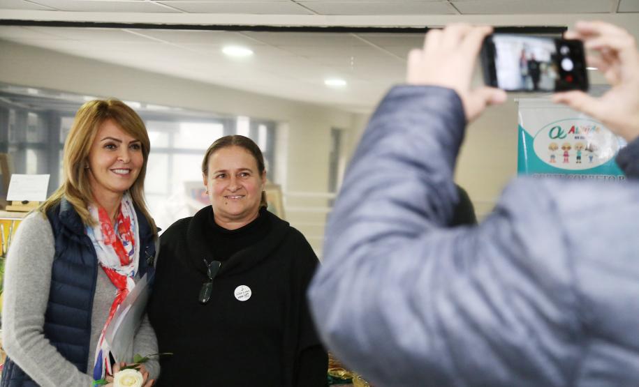 Secretária da Família e Desenvolvimento Social, Fernanda Richa, participa do Seminário de Enfrentamento a Violência contra a Pessoa Idosa - Foto: Rogério Machado/SECS
