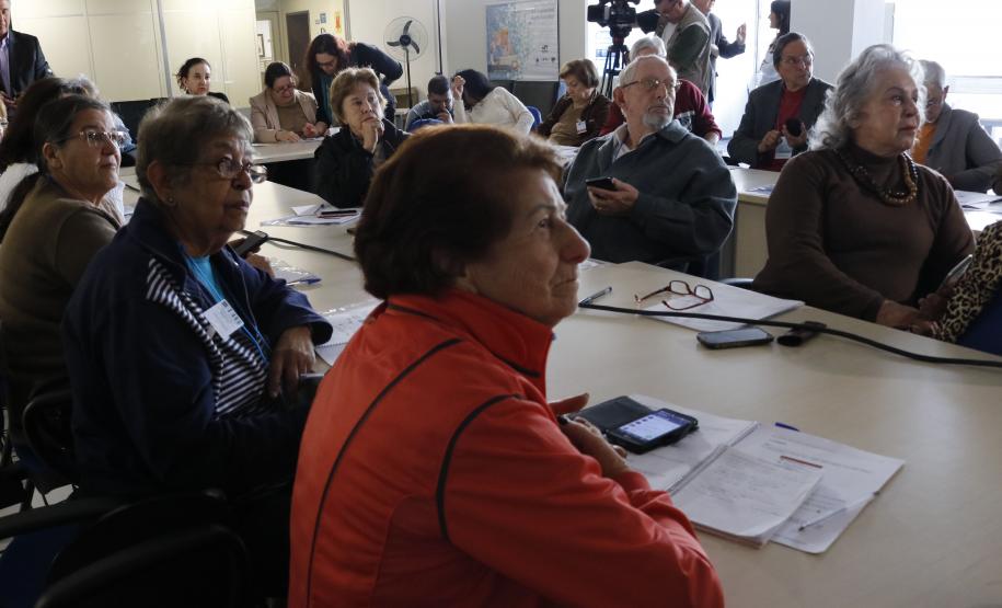 Idosos aprendem a utilizar recursos do smartphone em curso da Celepar.Curitiba, 29/06/2017.Foto: Divulgação Celepar