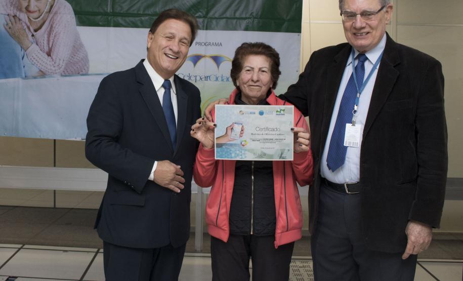 Malvina de Oliveira Cardoso com os diretores da Celepar, Jacson Cavalho Leite e Lucio Alberto Hansel .Curitiba, 29/06/2017.Foto: Divulgação Celepar