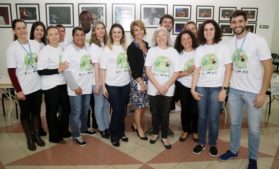 Secretária de Família e Desenvolvimento Social, Fernanda Richa, participa do seminário sobre o protagonismo e valorização a pessoa idosa, em celebração ao Dia Internacional do Idoso - Foto: Rogério Machado/SECS