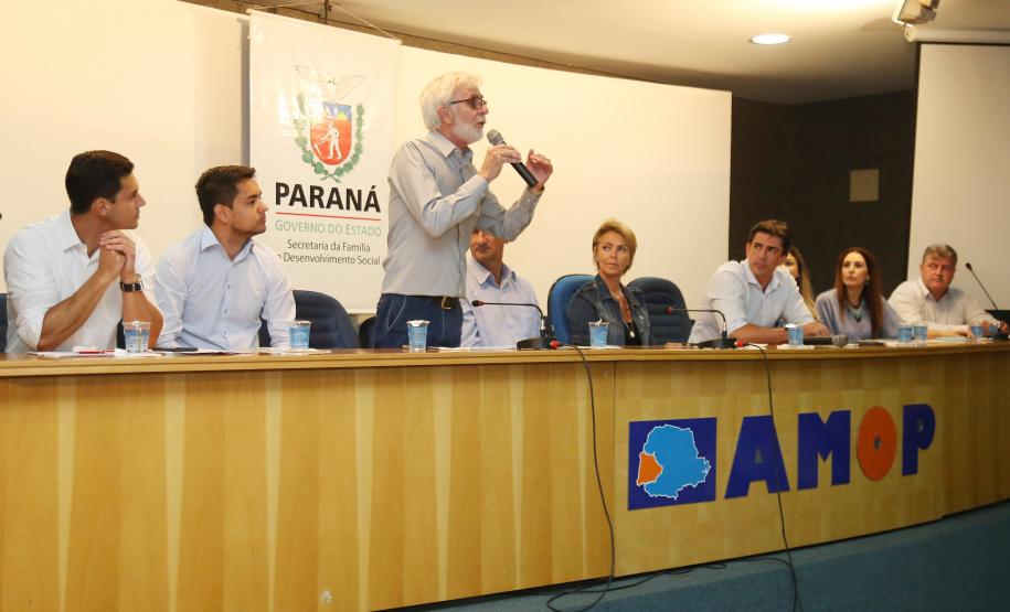 Secretária da Família e Desenvolvimento Social, Fernanda Richa, participa do Seminário de Valorização da Pessoa Idosa, em Cascavel.Foto: Rogério Machado/SECS
