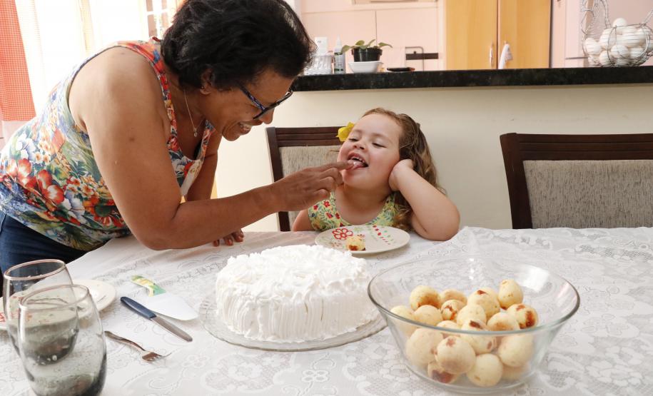 Convivência com netos fortalece vínculos e faz bem à saúde - Foto: Aliocha Maurício/SEDS
