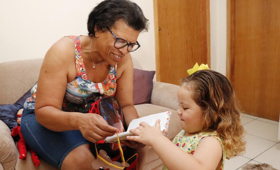 Convivência com netos fortalece vínculos e faz bem à saúde - Foto: Aliocha Maurício/SEDS