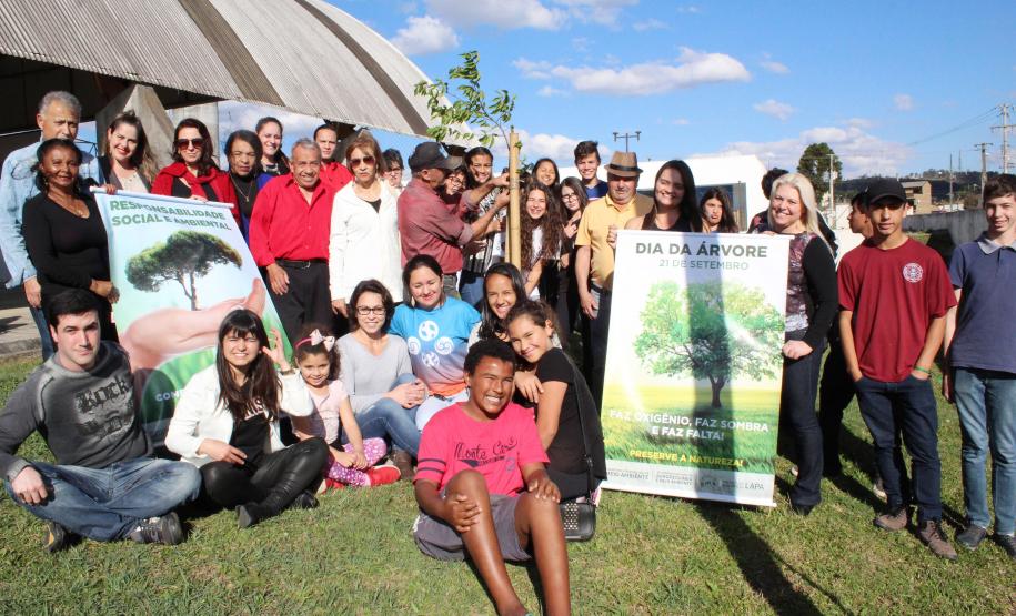 Centro da Juventude promove troca de experiências entre adolescentes e pessoas idosas - Foto: Aliocha Maurício/SEDS