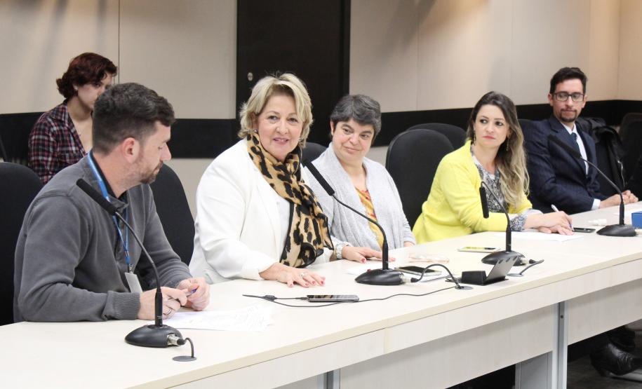 Secretária da Família e Desenvolvimento Social, Nádia Moura, participa da reunião do Cedi - Foto: Aliocha Maurício/SEDS