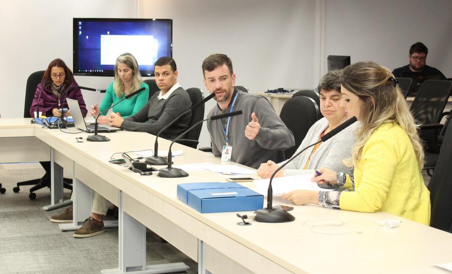 Secretária da Família e Desenvolvimento Social, Nádia Moura, participa da reunião do Cedi - Foto: Aliocha Maurício/SEDS