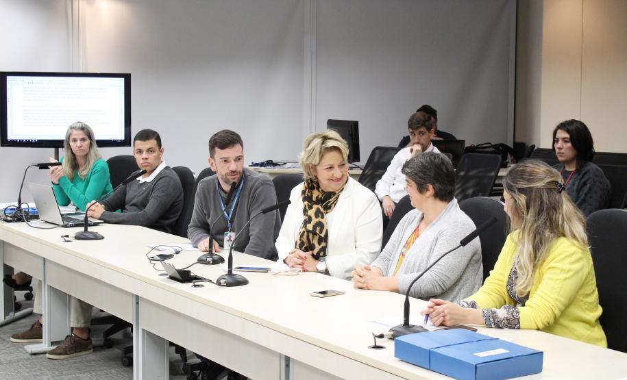 Secretária da Família e Desenvolvimento Social, Nádia Moura, participa da reunião do Cedi - Foto: Aliocha Maurício/SEDS