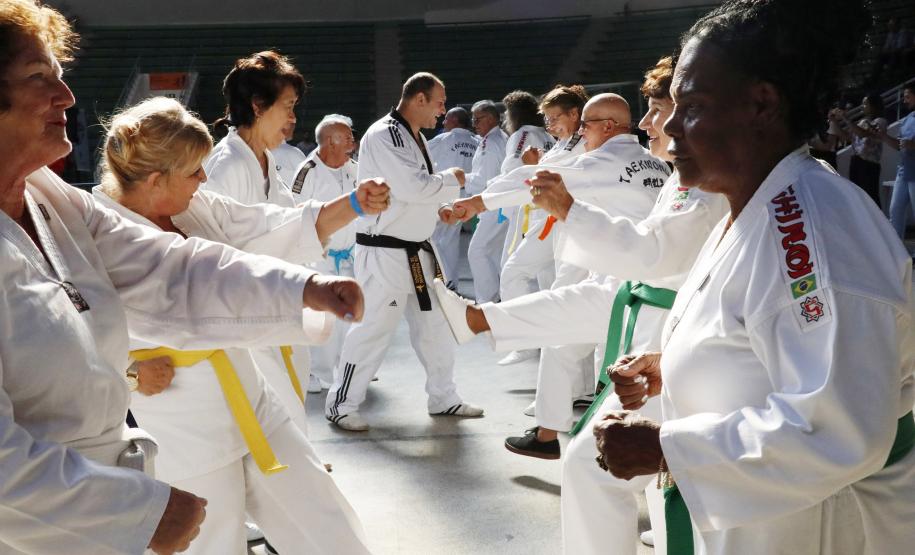 Secretarias reúnem 800 pessoas idosas em atividades de lazer - Foto: Aliocha Maurício/SEDS